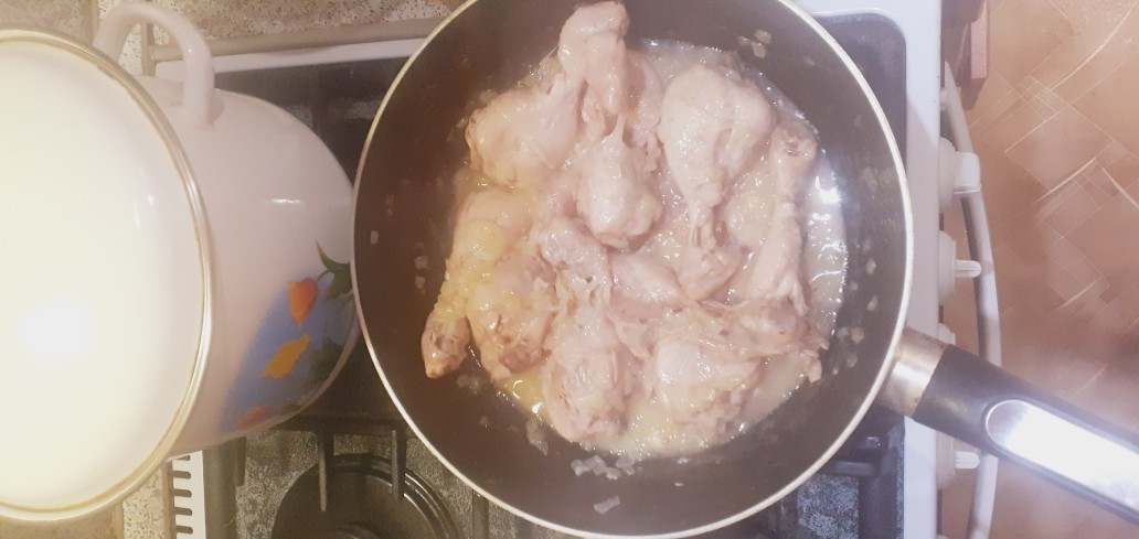 Спагетти с куриными ножками
