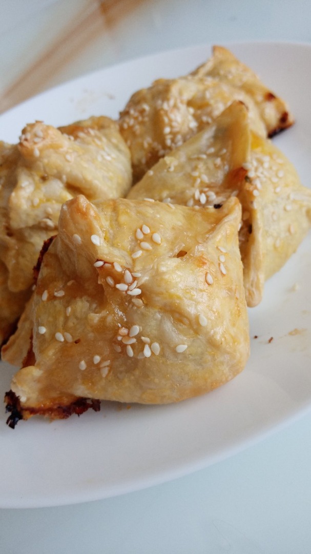 Пирожки с курицей и зеленью