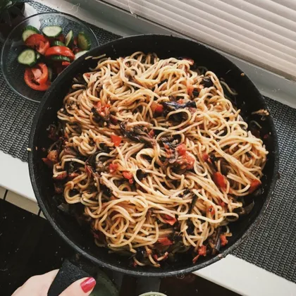 Спагетти с баклажанами в томатном соусе 🍅
