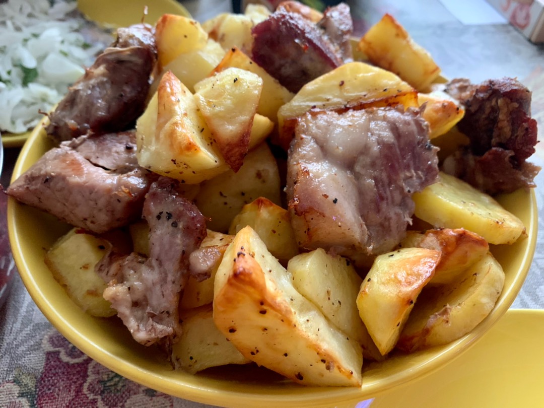 Мясо с картофелем в духовке