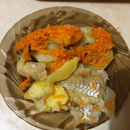 Рыба с картофелем и морковью в духовке