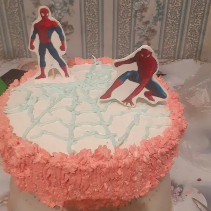 Торт бисквитный человек паук