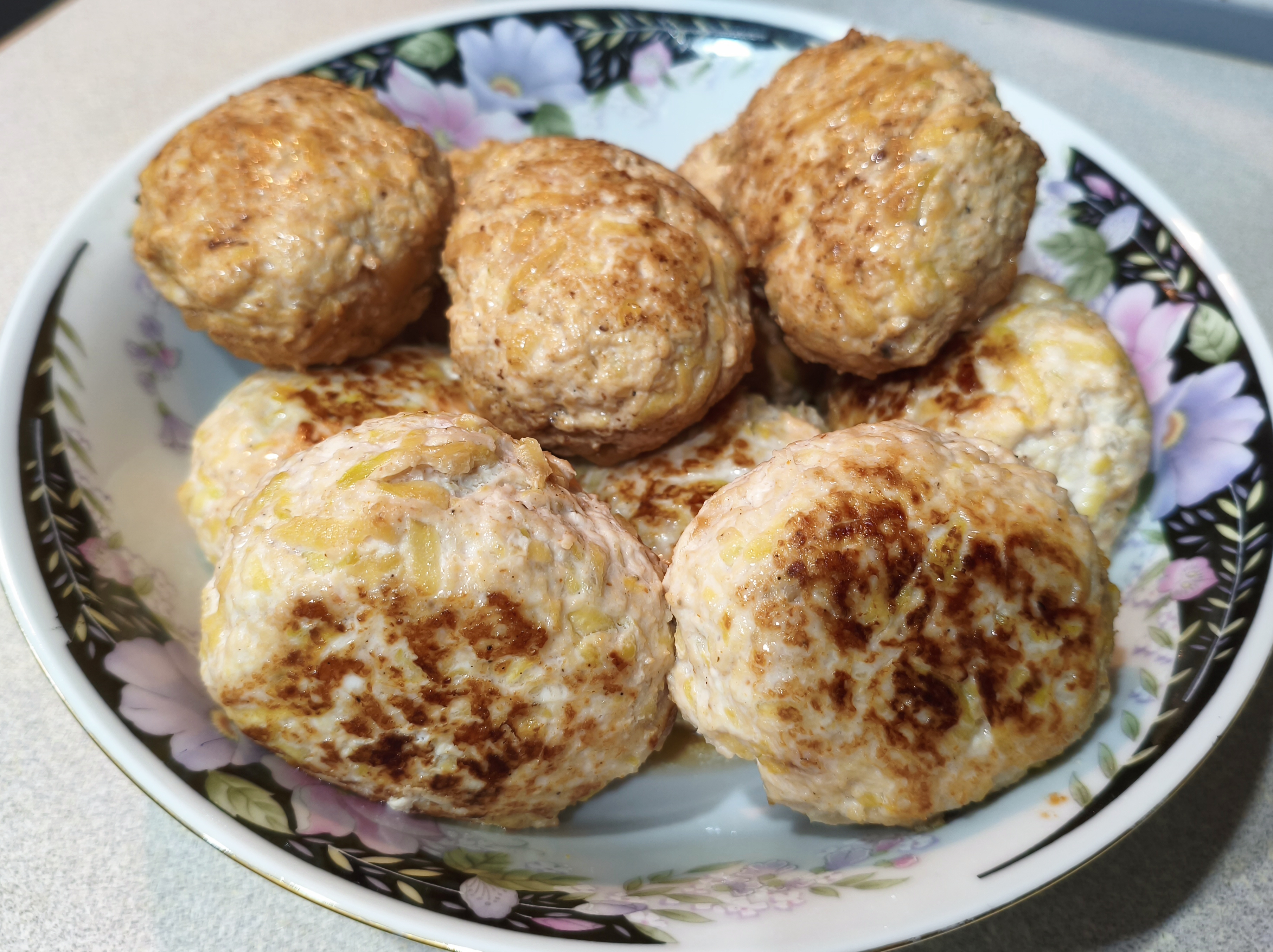 Сочные котлеты с кабачком