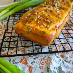 Заливной пирог с луком и яйцом