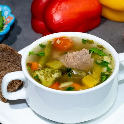Густой мясной суп с овощами