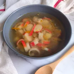 Индонезийский суп с крабовыми палочками