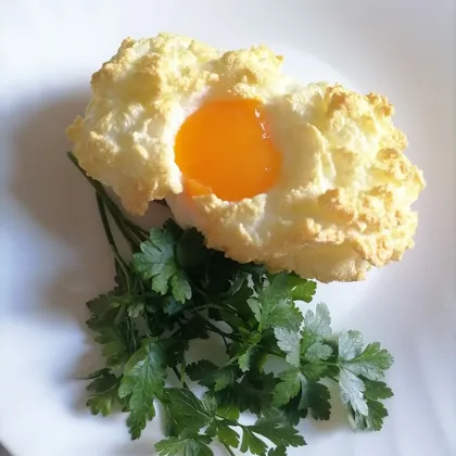 Яйцо 'Орсини' на тосте с сыром