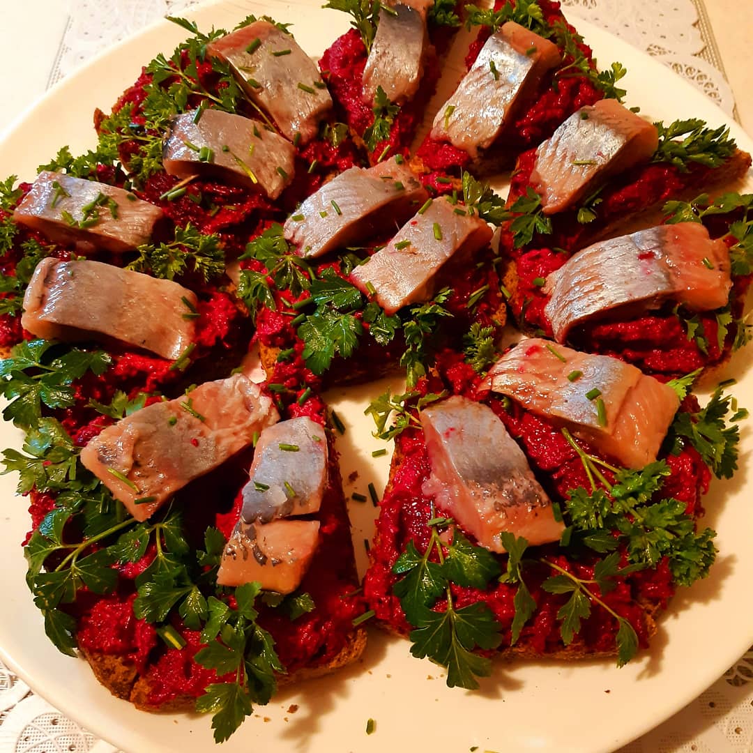 Салат с селедкой и свеклой – пошаговый рецепт приготовления с фото