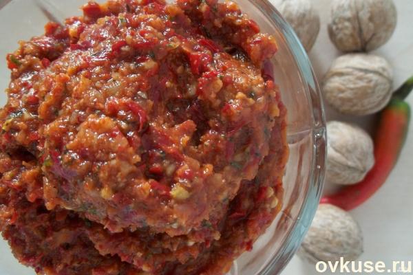 Аджика с орехами