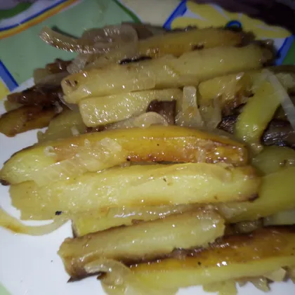 Картофельные брусочки 🥔с луком на оливковом масле 😍😋