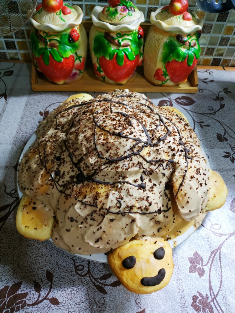 Простой и вкусный рецепт торта «Черепаха» со сгущенкой