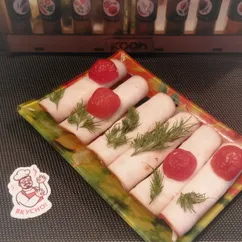 Рулетики мясные с яично-сырной начинкой