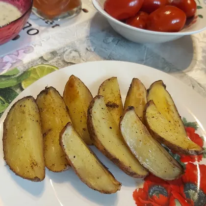 Картофель по-деревенски с ароматом чеснока