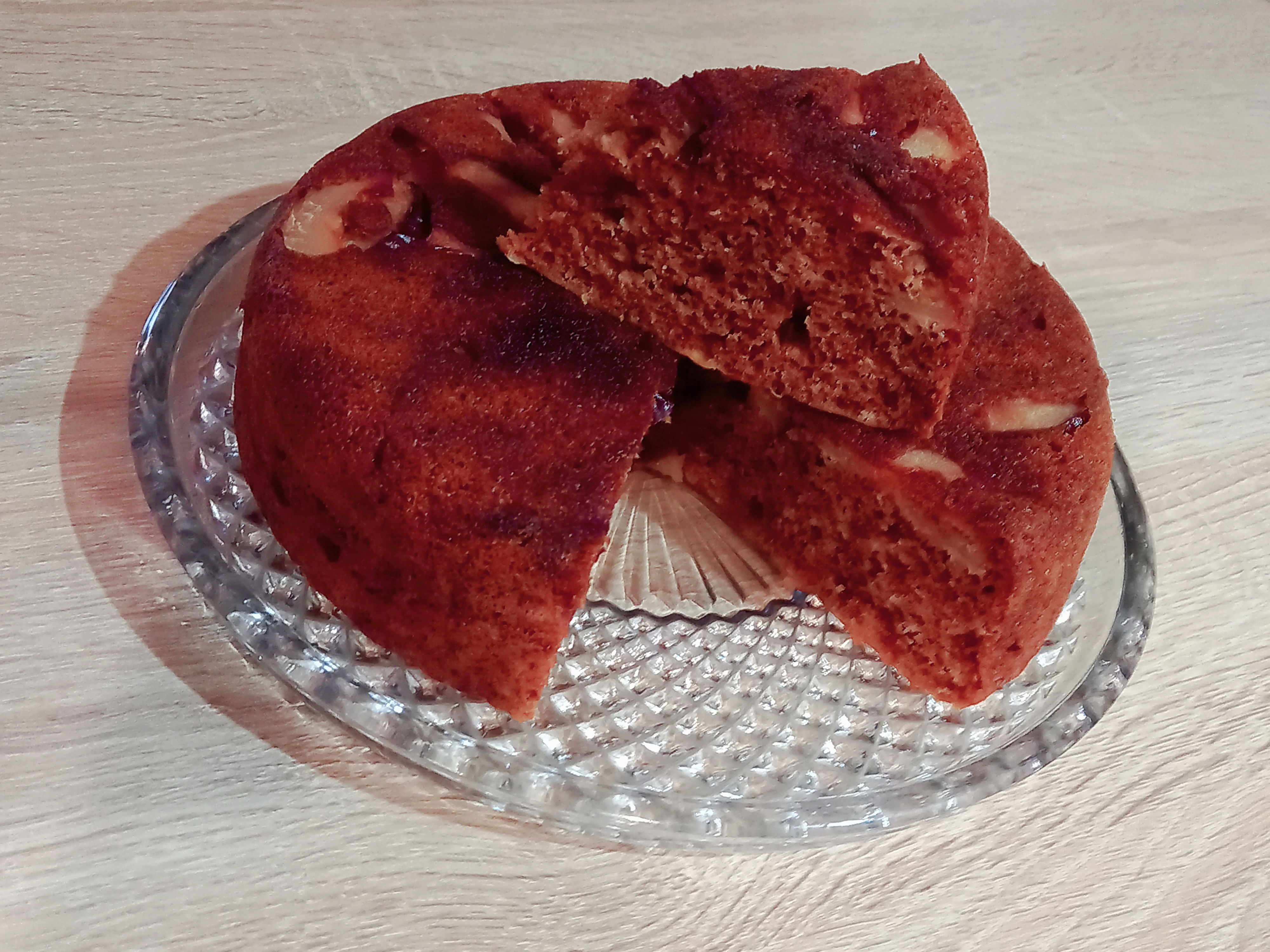 Яблочный пирог с абрикосовым джемом