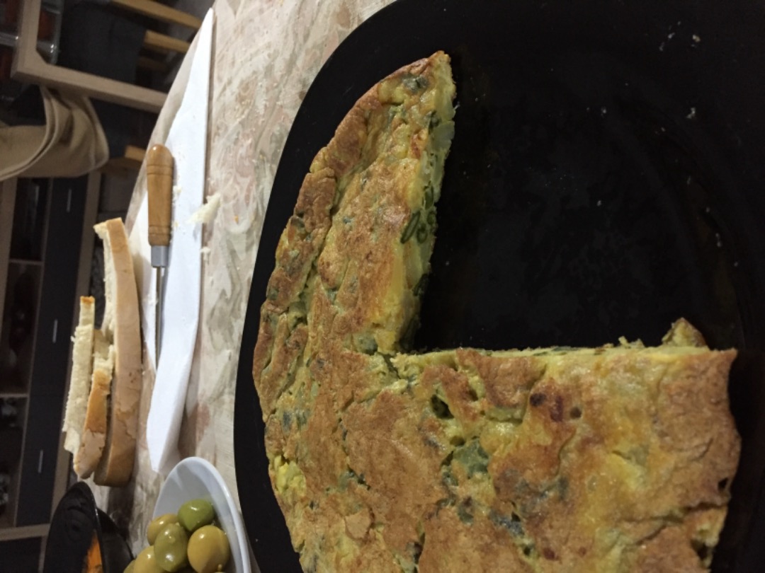 Омлет из картофеля и молодых стручков фасоли