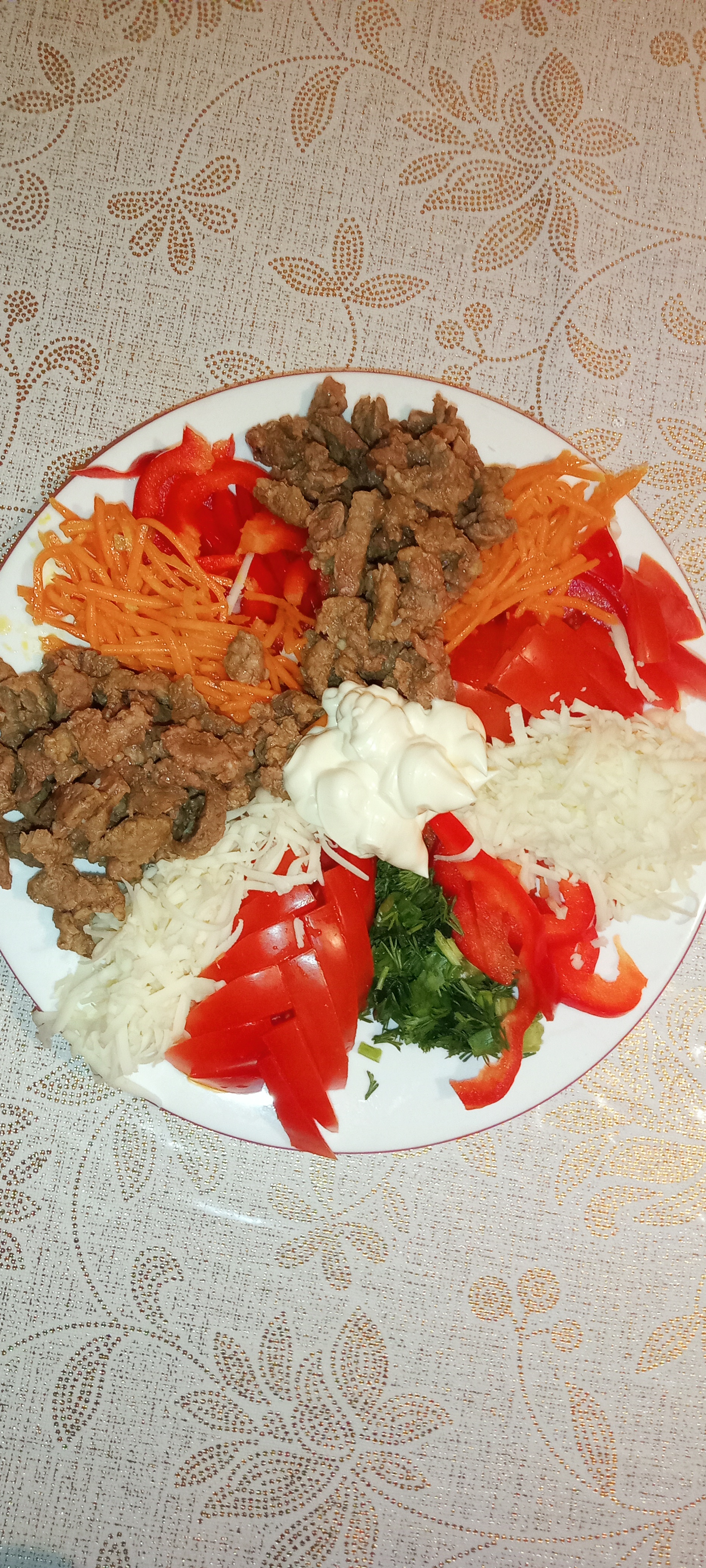 Салат с говядиной и корейской морковью