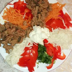 Салат с говядиной и корейской морковью