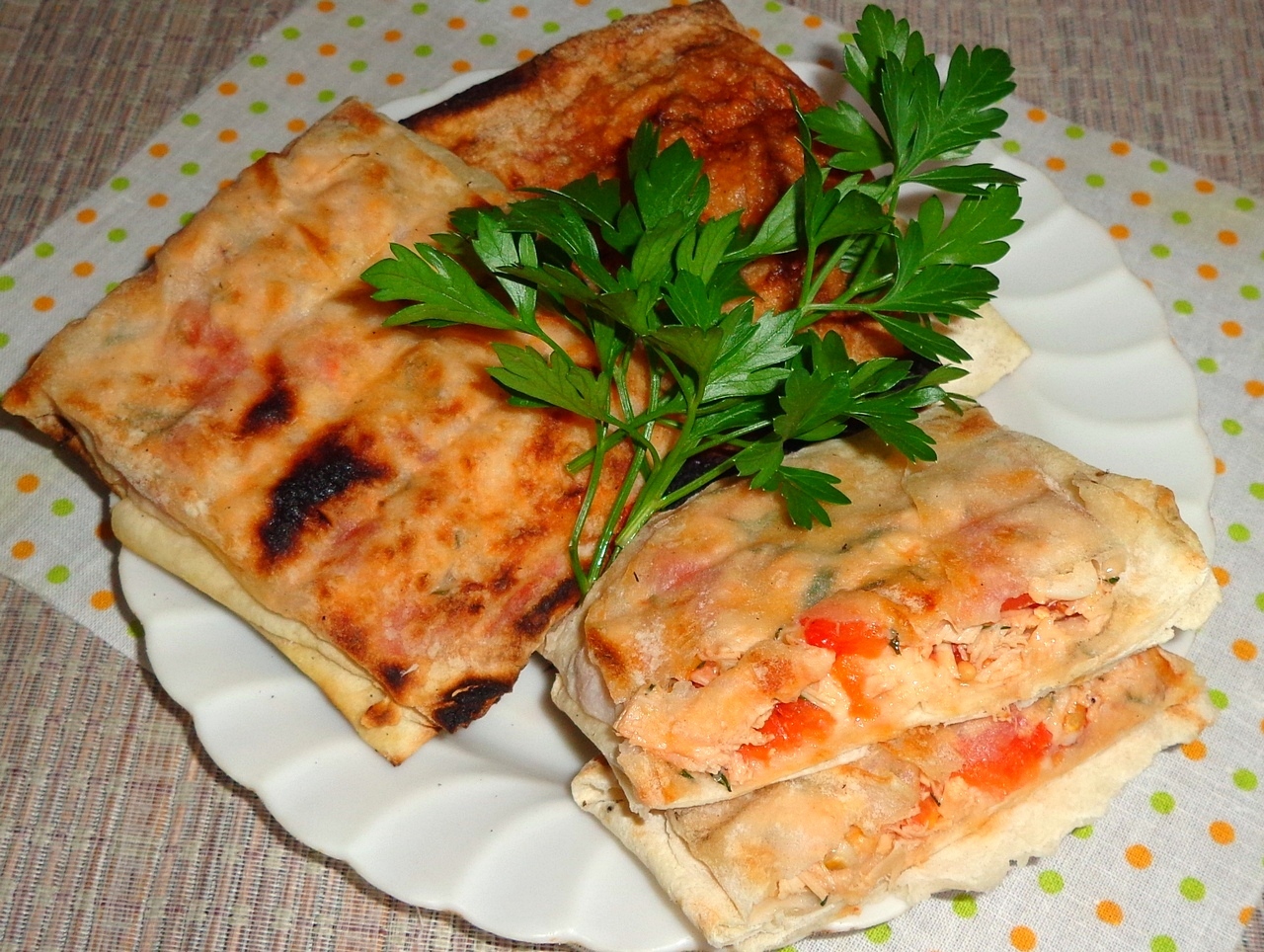 Конвертики из лаваша с курицей на гриле