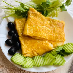 Омлет с сырной начинкой 