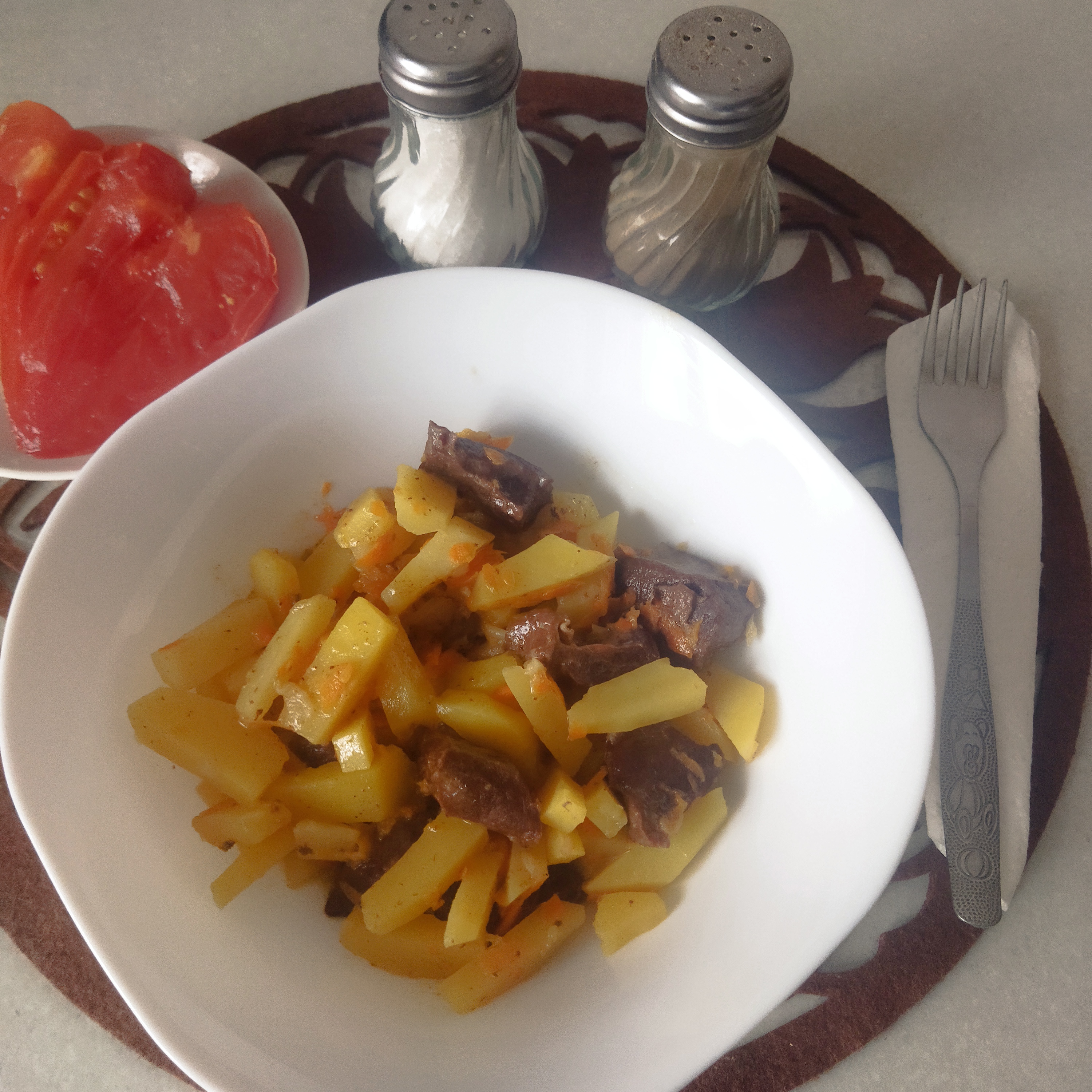 Сердце говяжье тушёное с овощами