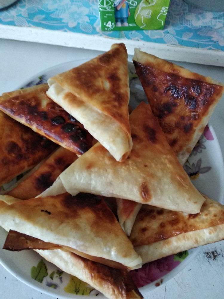 Хрустящие треугольники из лаваша с сыром