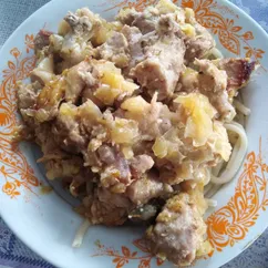 Мясо в горшочке