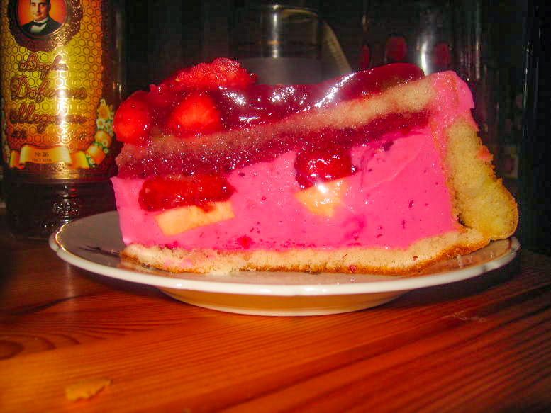 Клубнично-йогуртовый торт.  Erdbeer Joghurt Torte