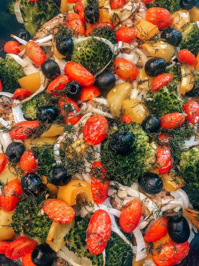 Морской окунь с овощами в духовке — рецепт с фото пошагово