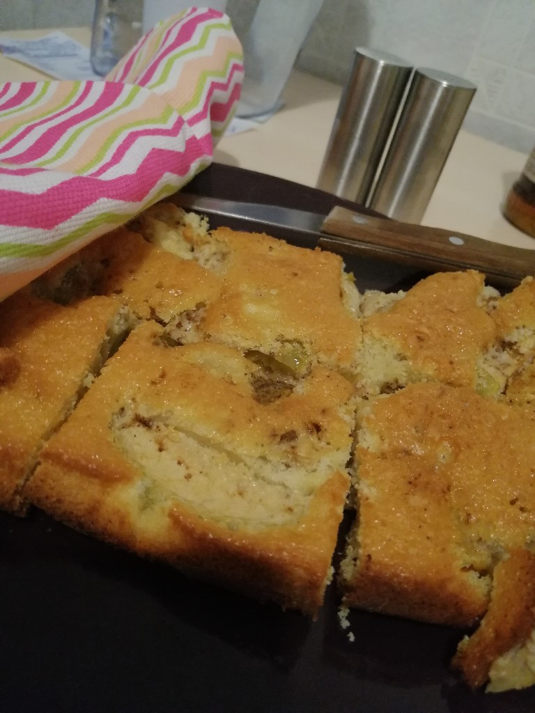 Шарлотка с яблоками