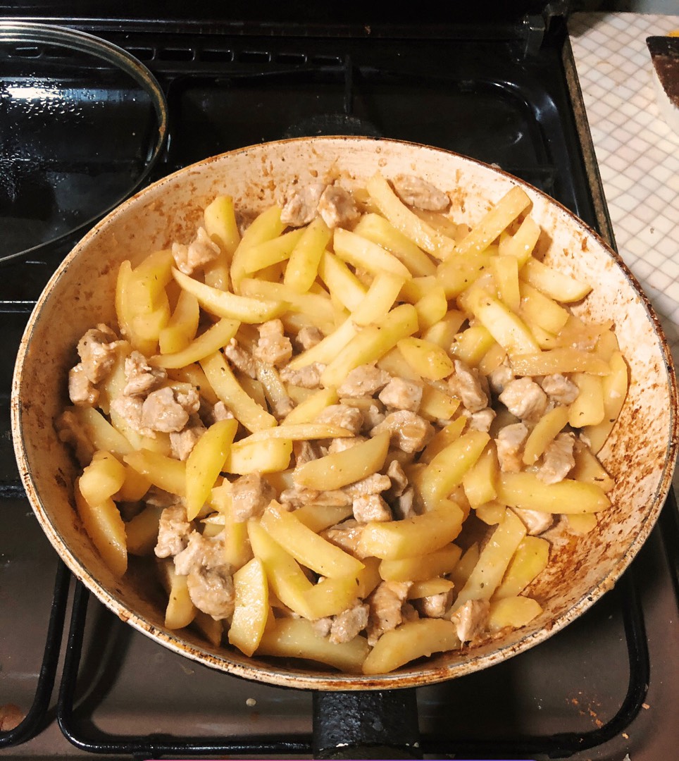 Жареная картошка с мясом