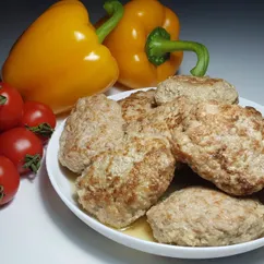 Котлеты тушёные с овощами "мясная вкусняшка"