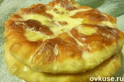 Пышки со сметаной и сахаром