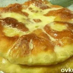 Пышки со сметаной и сахаром