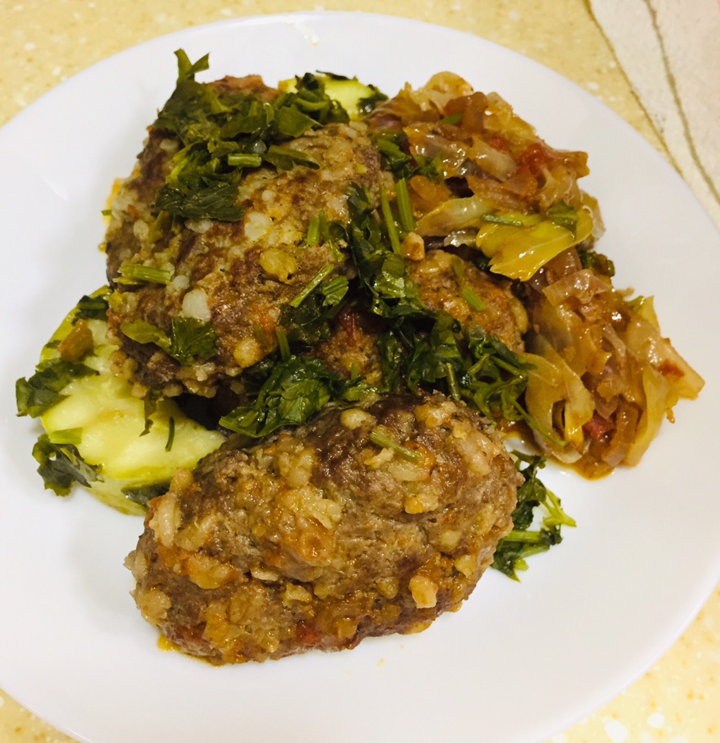 Лулякебаб с булгуром и овощами