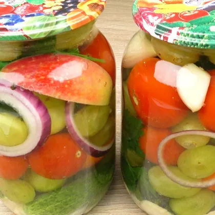 Маринованное ассорти из овощей и фруктов | Pickled assorted of vegetables and fruits