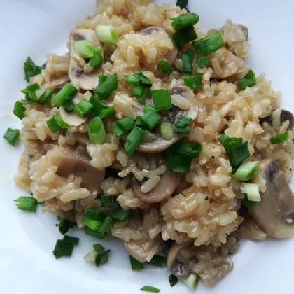 Бурый рис с грибами