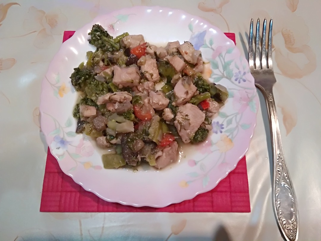 Овощное рагу с куриным филе