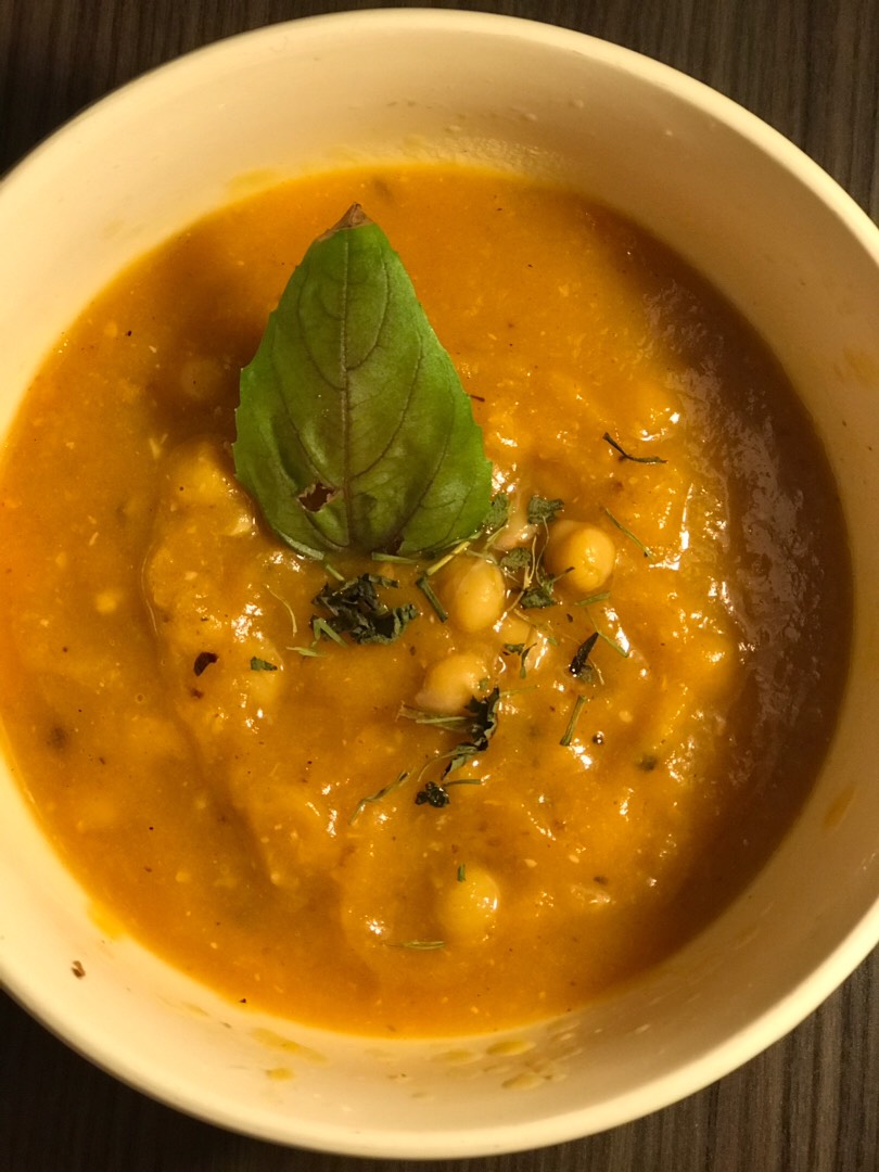 Тыквенный суп с нутом