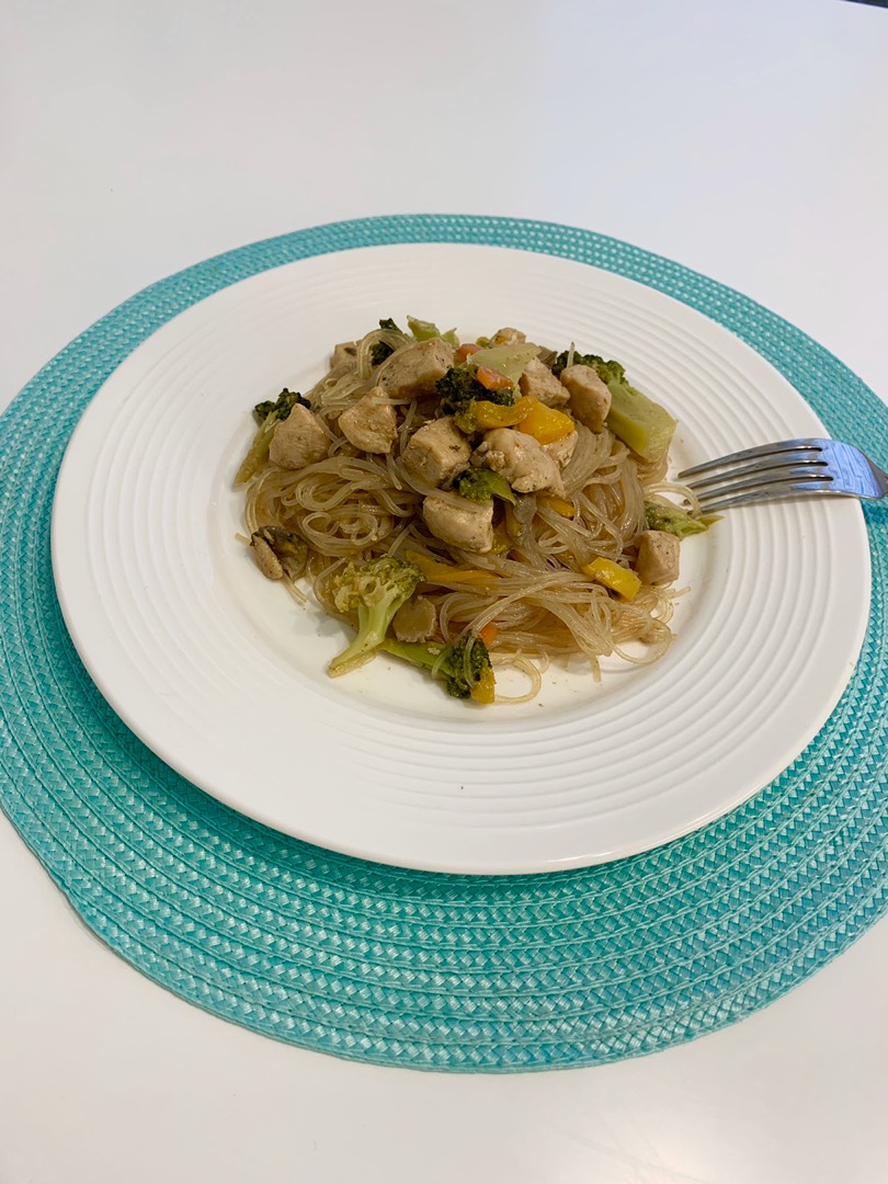 Фунчоза с куриной грудкой
