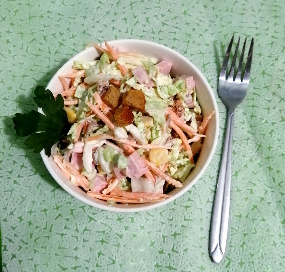 Салат из пекинской капусты