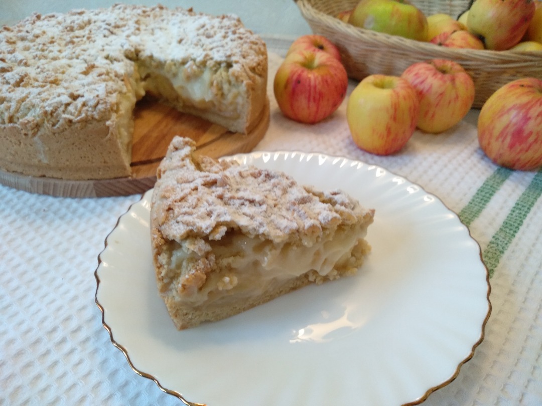 Шарлотка по-польски или Яблочный пирог с заварным кремом