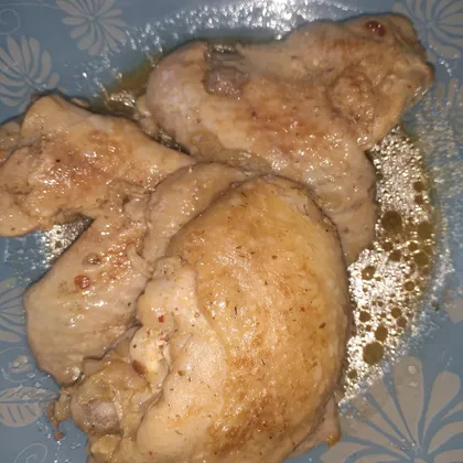 Кусочки курицы в соусе