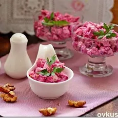 Салат из свеклы в курицей