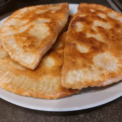 Чебуреки с квашеной капустой
