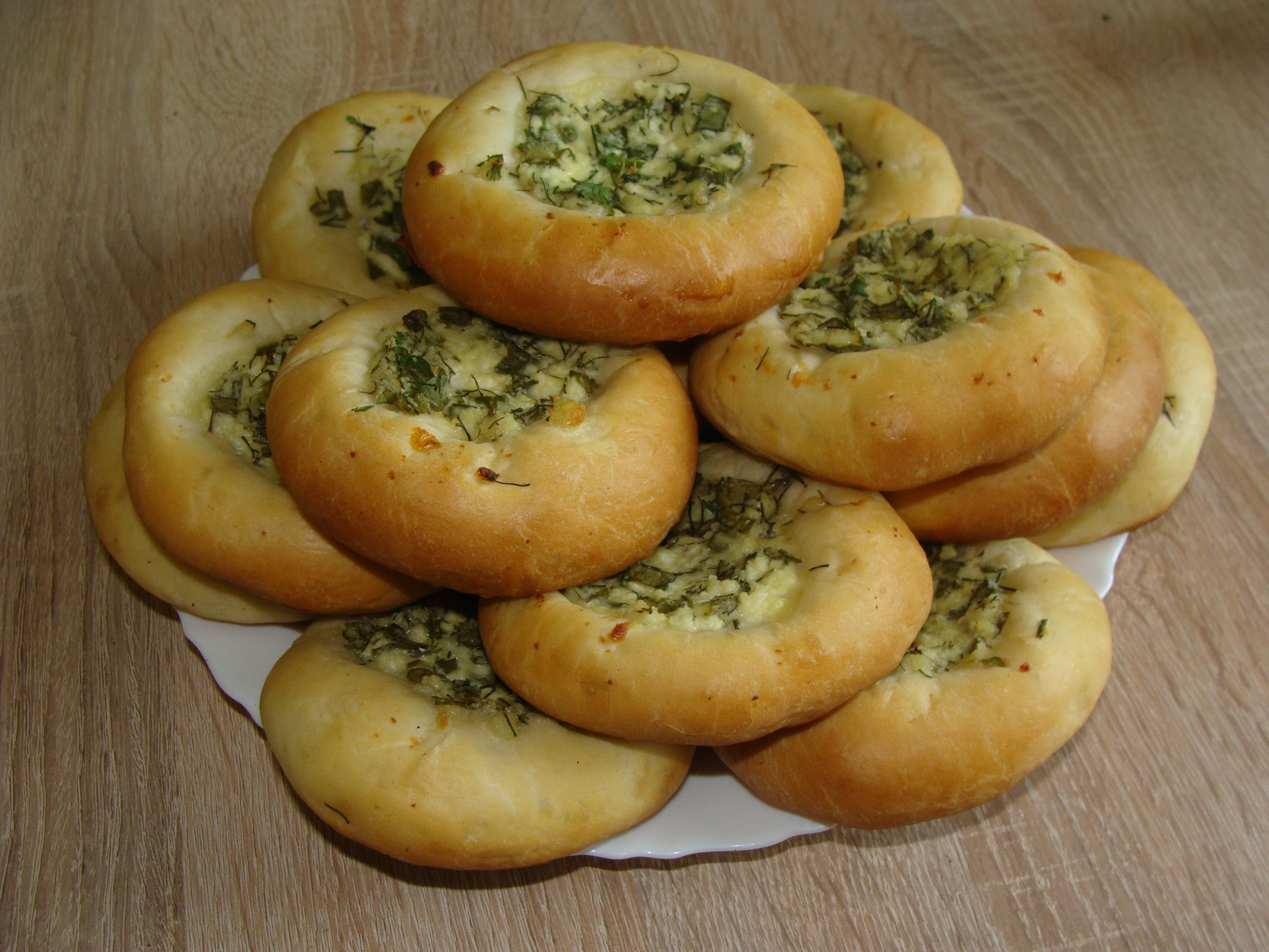 Несладкие ватрушки с зеленью и творогом. Вкусные и пикантные