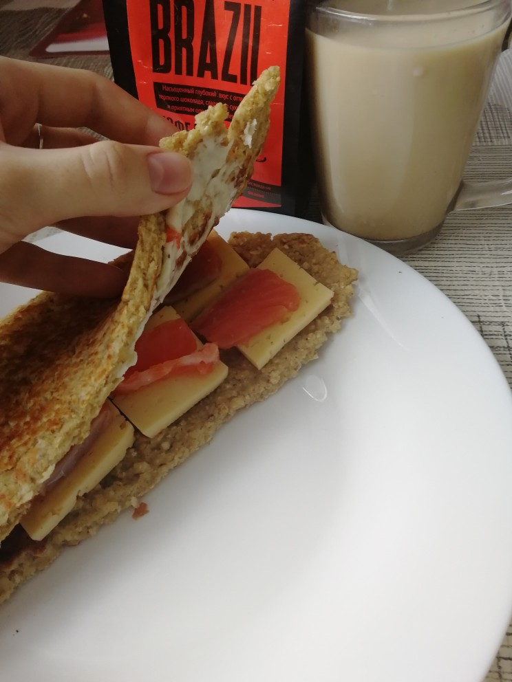 Овсяноблин с красной рыбой и сыром