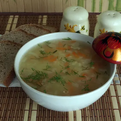 Простой суп с пшеном и чесноком