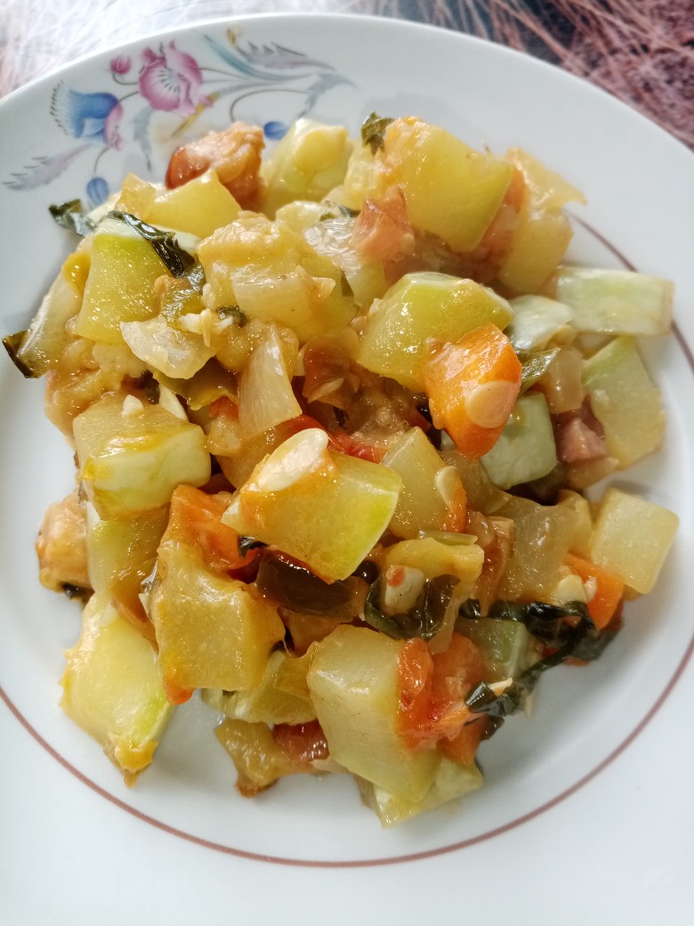 Тушёные овощи с грудинкой