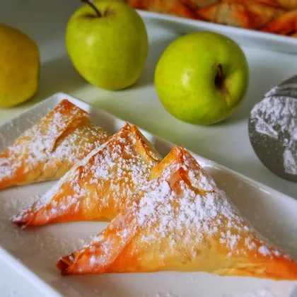 Яблочные пирожные - треугольники из теста фило