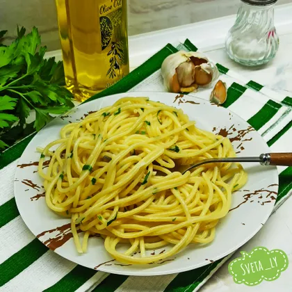 Спагетти с чесноком 